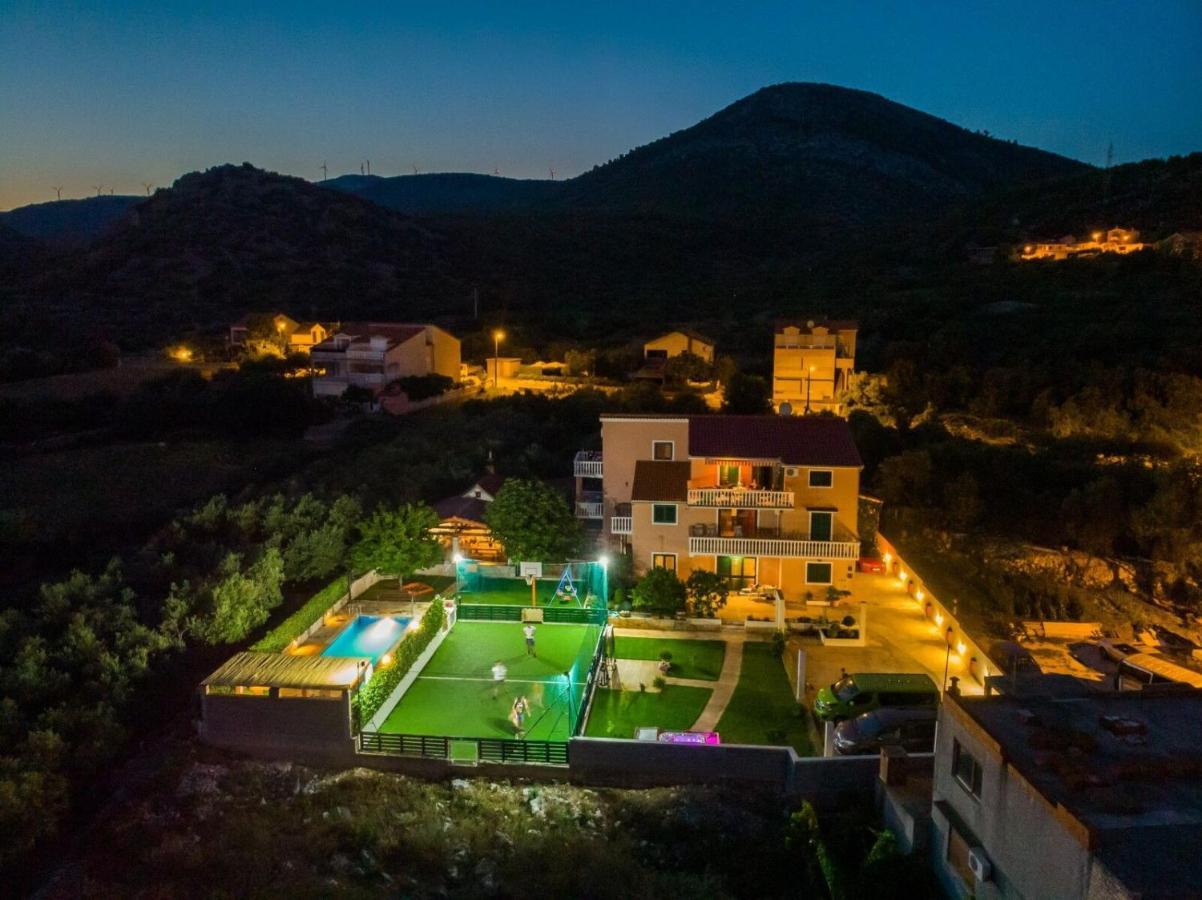 Apartments Mirko Сегет-Враница Экстерьер фото