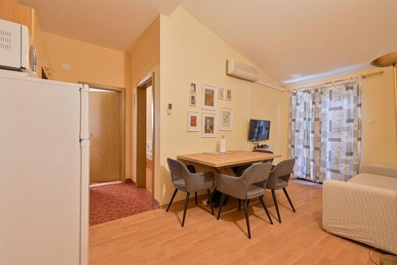 Apartments Mirko Сегет-Враница Экстерьер фото