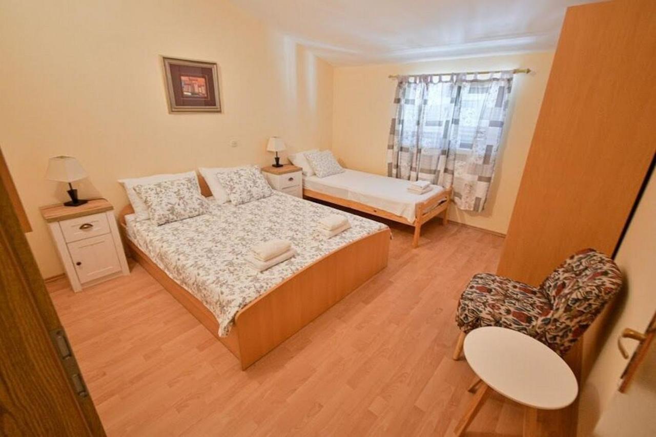 Apartments Mirko Сегет-Враница Экстерьер фото